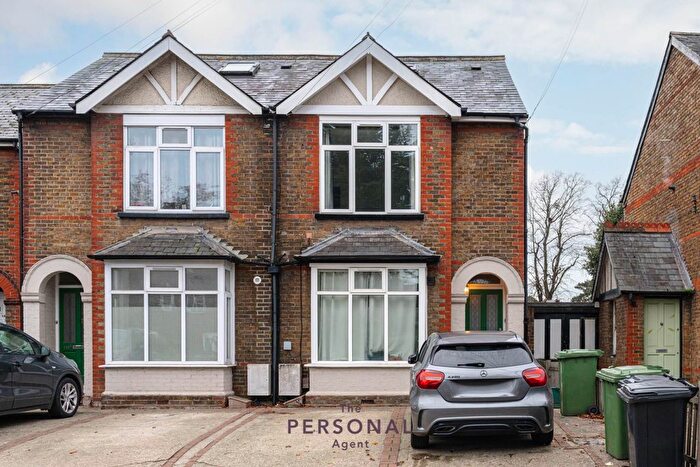 2 Bedroom Maisonette To Rent In Hook Road, Epsom, KT19