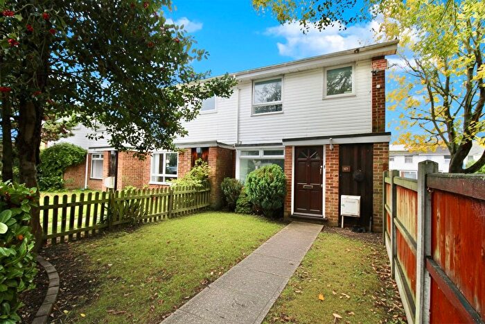3 Bedroom End Terrace House For Sale In Rushmead Close, Canterbury, CT2