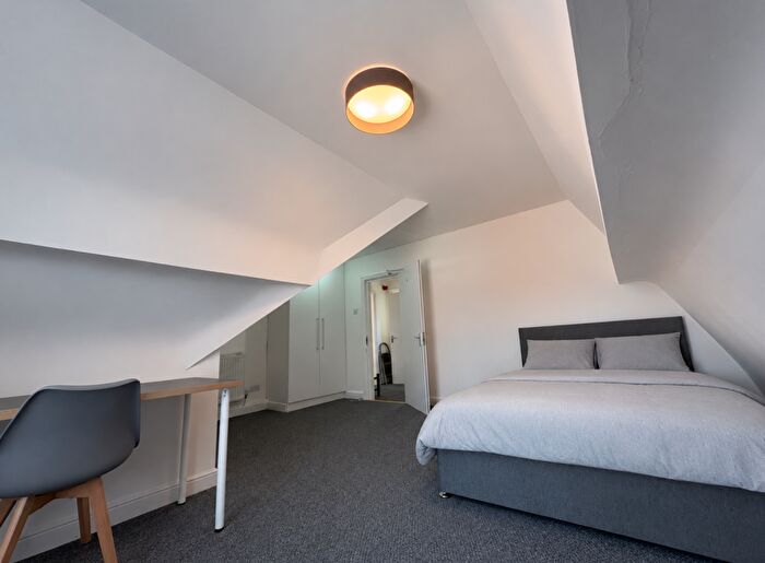 5 Bedroom Flat To Rent In Penny Lane, Liverpool, L18