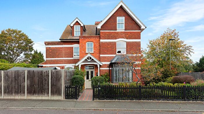 6 Bedroom Semi-detached House For Sale In Grosvenor Road, West Wickham, BR4