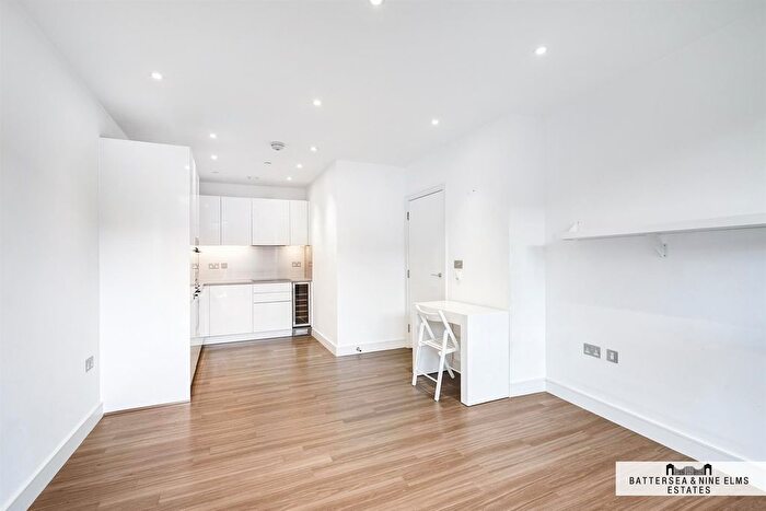 1 Bedroom Flat To Rent In Pinto Tower, Nine Elms Point, SW8