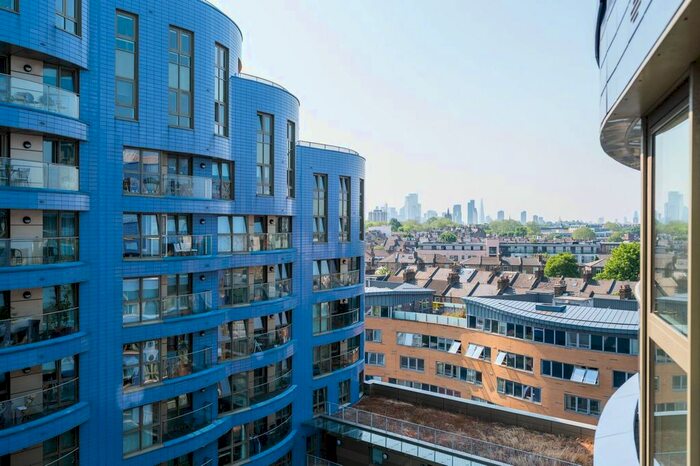 3 Bedroom Flat To Rent In Queensland Road, Holloway, London, N7