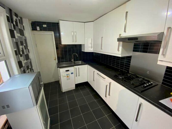 4 Bedroom House To Rent In Wellington Road, East Ham, E6