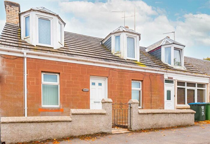 3 Bedroom House For Sale In High Street, Burrelton, Blairgowrie, PH13