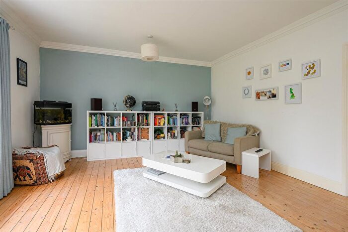 2 Bedroom Property For Sale In Gillygate, York, YO31