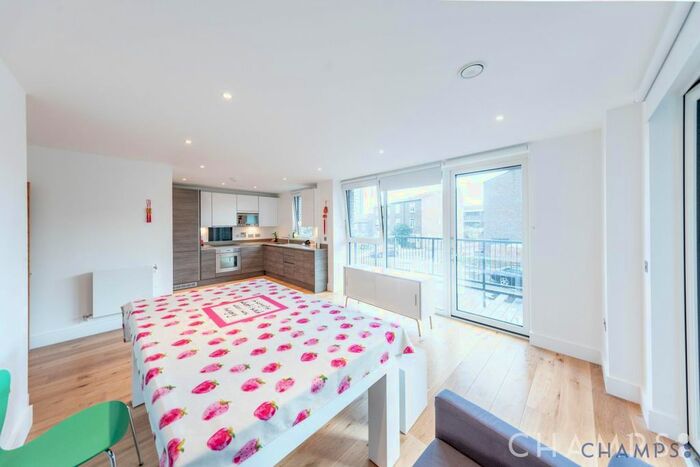 2 Bedroom Flat To Rent In Harbourside Court, Gullivers Walk, SE8
