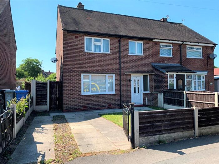 3 Bedroom Semi-Detached House For Sale In Hardwick Road, Partington, Manchester, M31
