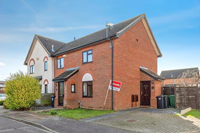 2 Bedroom End Of Terrace House For Sale In Ramerick Gardens, Arlesey, SG15