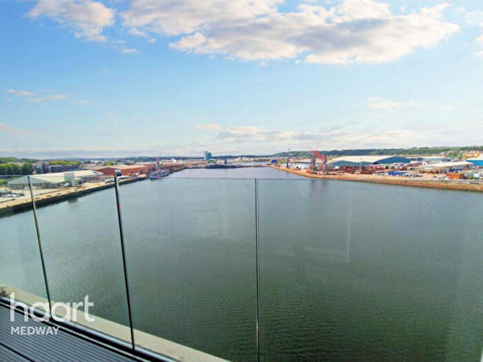 2 Bedroom Apartment To Rent In Gillingham Gate Road, Chatham, ME4