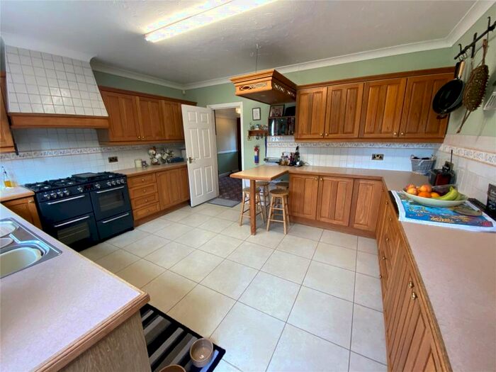 3 Bedroom Bungalow For Sale In Rayleigh Downs Road, Rayleigh, Essex, SS6
