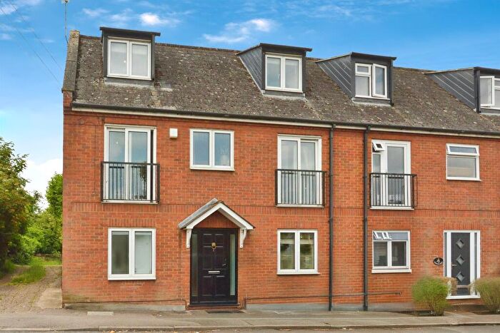 4 Bedroom Semi-Detached House For Sale In Horsefair Green, Stony Stratford, Milton Keynes, MK11