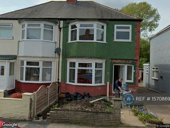 3 Bedroom Semi-Detached House To Rent In Campion Avenue, Hull, HU4