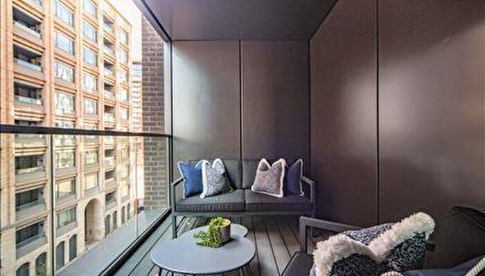 2 Bedroom Flat To Rent In Thornes House, Charles Clowes Walk, London, SW11