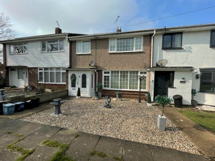 3 Bedroom Terraced House For Sale In Bridgwater Drive, Westcliff-On-Sea, SS0
