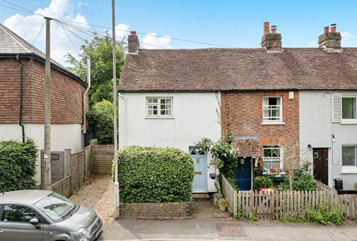 2 Bedroom End Of Terrace House For Sale In London Road, Dunton Green, Sevenoaks, Kent, TN13