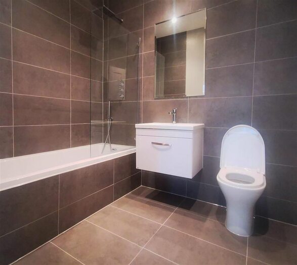 1 Bedroom Flat To Rent In Miles Road, Epsom, KT19