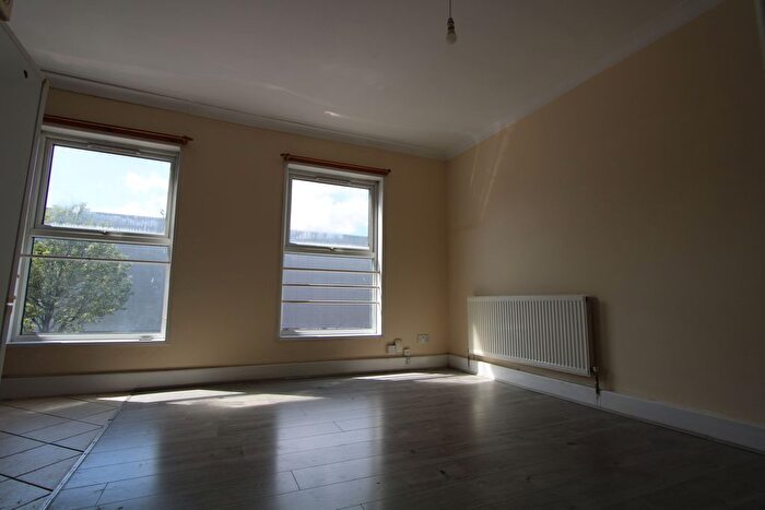 1 Bedroom Flat To Rent In Tulse Hill, London, SW2