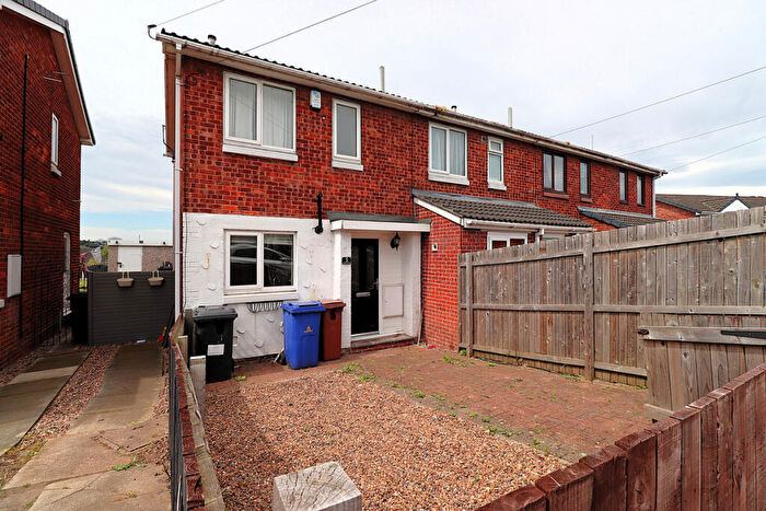 2 Bedroom End Of Terrace House For Sale In Alderson Drive, Barnsley, S71