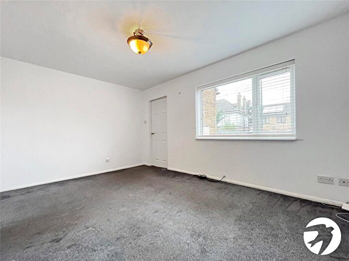 2 Bedroom Maisonette To Rent In Secretan Road, Rochester, Kent, ME1