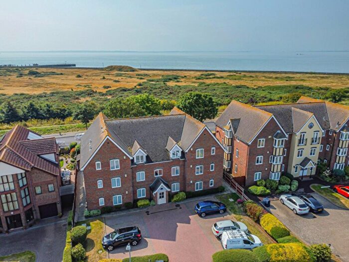 2 Bedroom Apartment For Sale In Admirals Walk, Shoeburyness, SS3