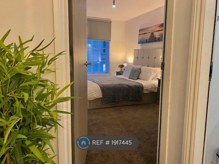 2 Bedroom Flat To Rent In Westgate, Huddersfield, HD1