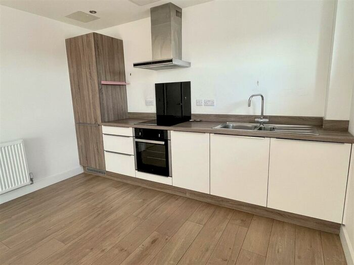 2 Bedroom Apartment To Rent In White Rose Apartments, White Rose Way, Doncaster, DN4