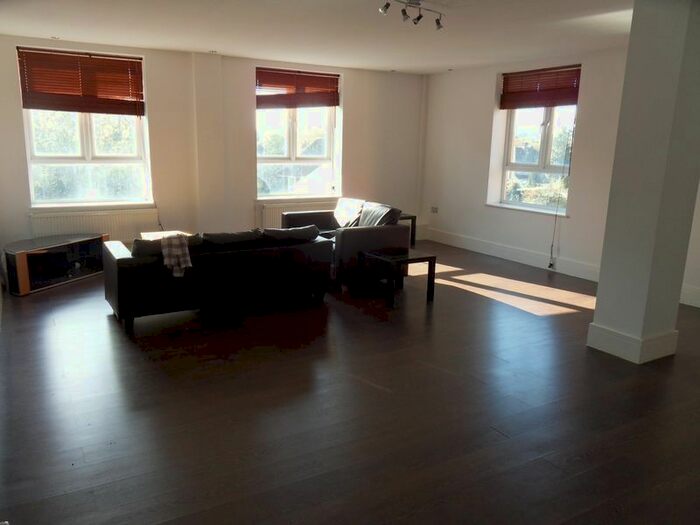 3 Bedroom Flat To Rent In Woodgrange Avenue, Kenton, Harrow, HA3