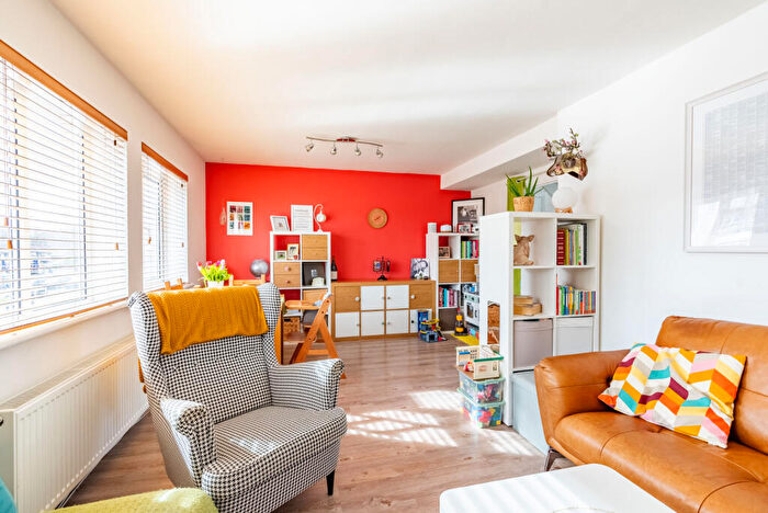 3 Bedroom Apartment For Sale In The Quadrant, St. Albans, Hertfordshire, AL4