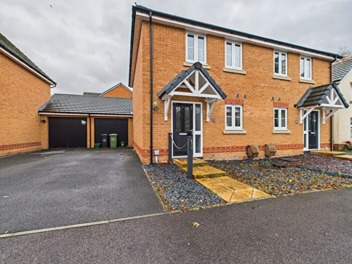 2 Bedroom Semi-detached House For Sale In Longwood Copse Lane, Beggarwood, Basingstoke, RG23