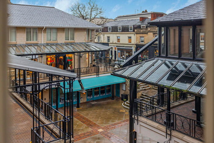 1 Bedroom Apartment For Sale In The Courtyard, Royal Parade Mews, Cheltenham, GL50