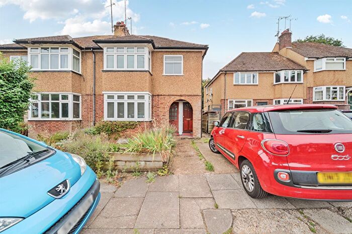 2 Bedroom Maisonette For Sale In Kenton Gardens, St. Albans, AL1