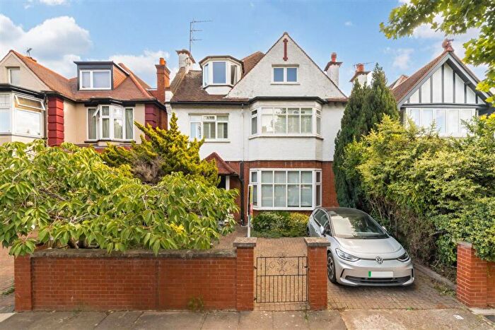 2 Bedroom Flat For Sale In Teignmouth Road, Mapesbury Conservation, NW2