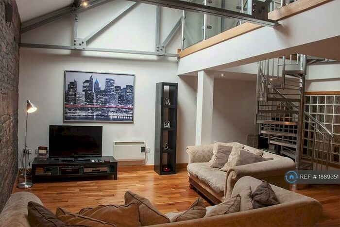 2 Bedroom Flat To Rent In Broadgate House, Bradford, BD1