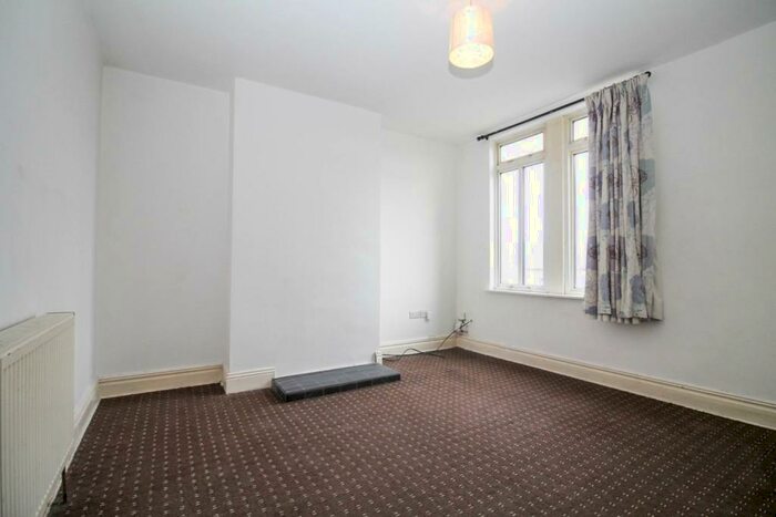 2 Bedroom Apartment To Rent In Harehills Lane, Harehills, LS9