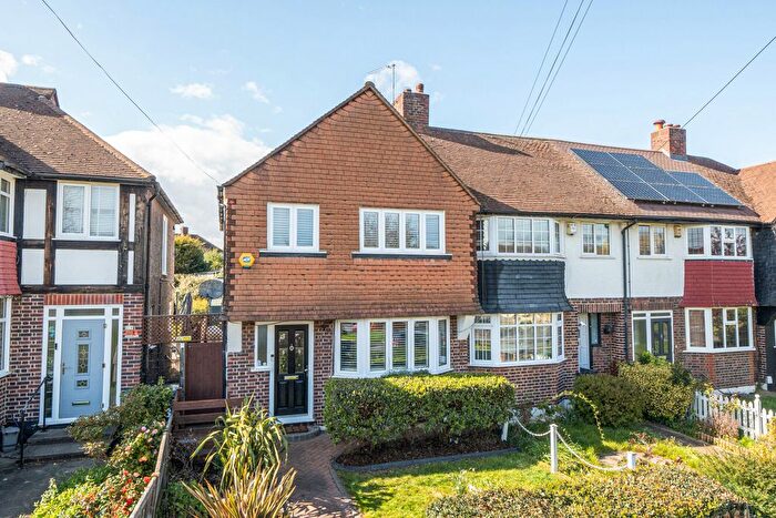 3 Bedroom End Of Terrace House For Sale In Jevington Way, London, SE12