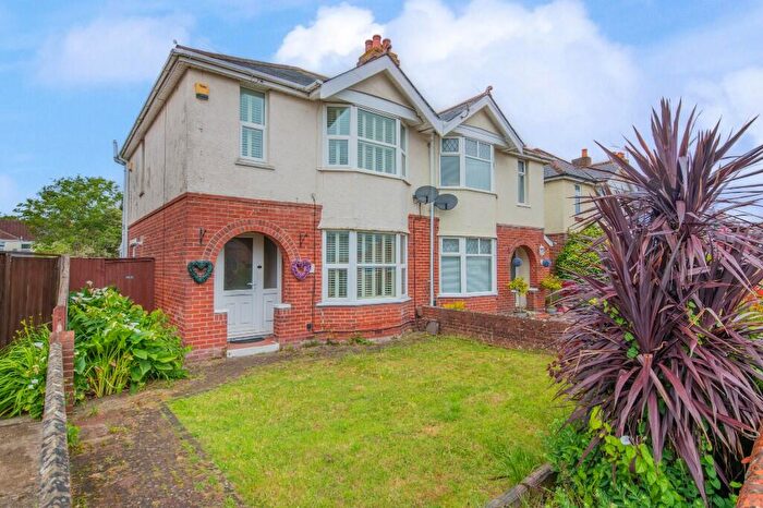 3 Bedroom Semi-Detached House For Sale In Chamberlayne Road, Eastleigh, SO50