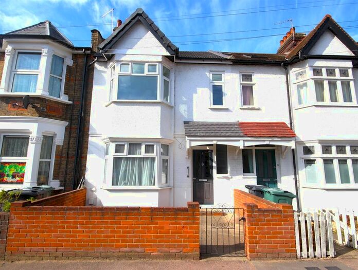 3 Bedroom Property To Rent In Hillcrest Road, London, E17