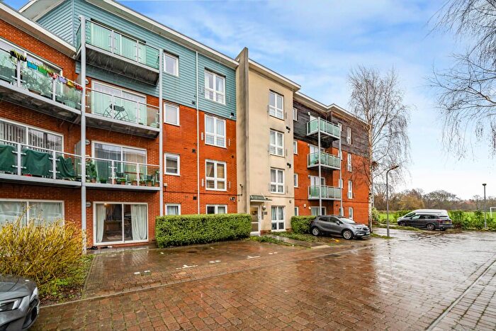 2 Bedroom Flat For Sale In Medhurst Drive, Bromley, BR1
