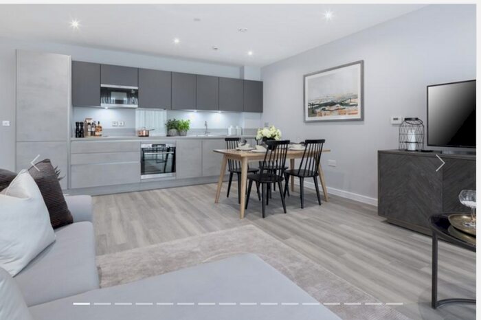 2 Bedroom Flat To Rent In Fairmont Road, Rainham, Essex, RM13