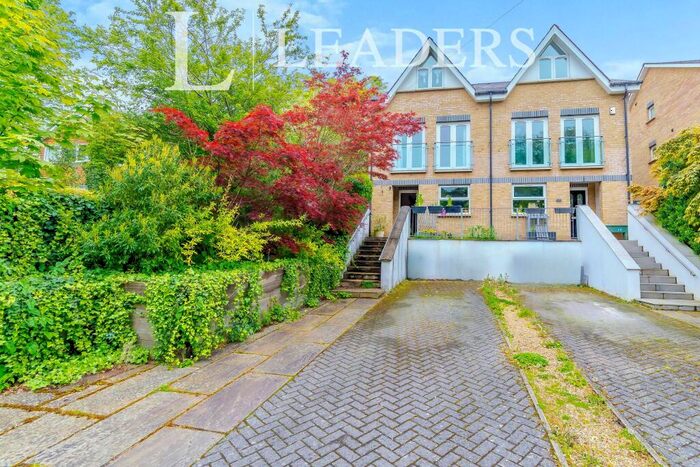 5 Bedroom Semi-Detached House To Rent In Purley Oaks Road, CR2