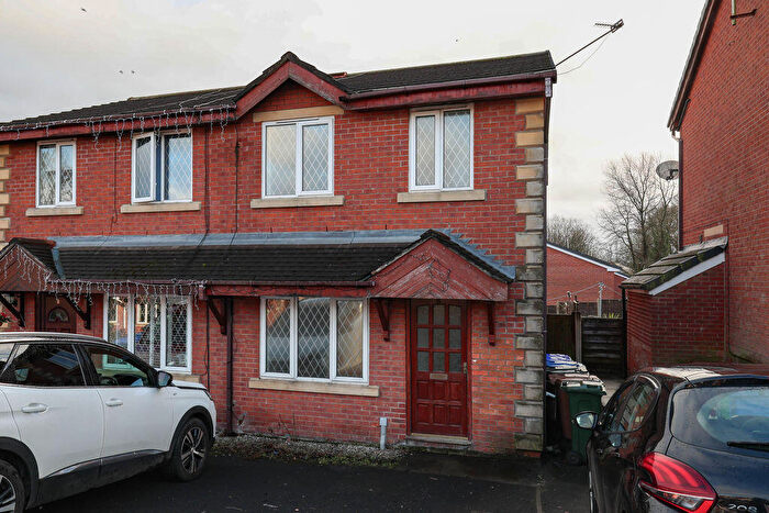 3 Bedroom Terraced House For Sale In Margroy Close, Rochdale, OL12