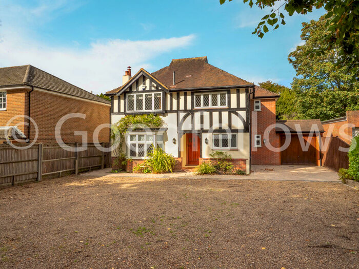 5 Bedroom Detached House To Rent In Longdown Lane North, Epsom, KT17