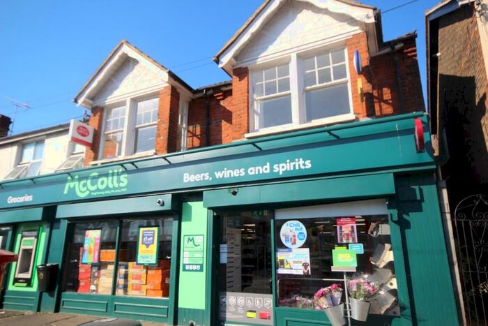 2 Bedroom Flat To Rent In Ongar Road, Brentwood, Essex, CM15