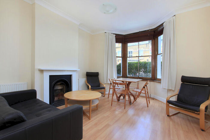 1 Bedroom Flat To Rent In Bennerley Road, Battersea, London, SW11
