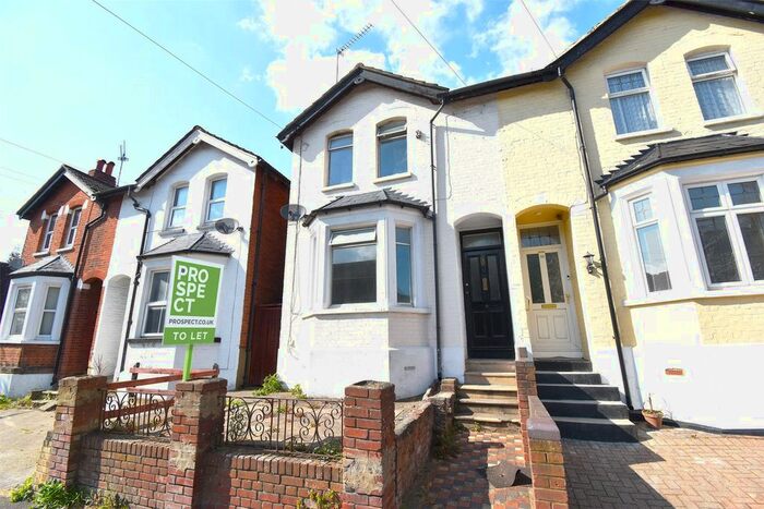 3 Bedroom End Of Terrace House To Rent In Grenfell Road, Maidenhead, Berkshire, SL6