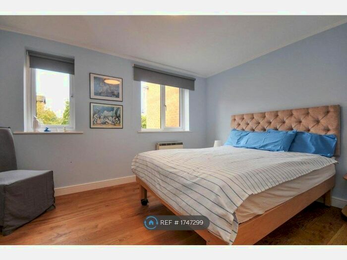 1 Bedroom Flat To Rent In Armoury Road, London, SE8