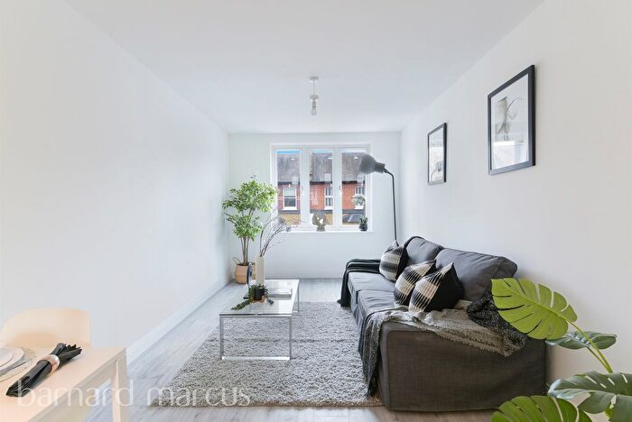 1 Bedroom Flat For Sale In Hartfield Road, London, SW19