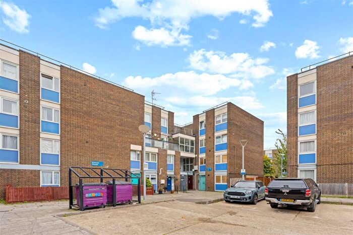 4 Bedroom Flat To Rent In Exmoor House, Gernon Road, London, E3