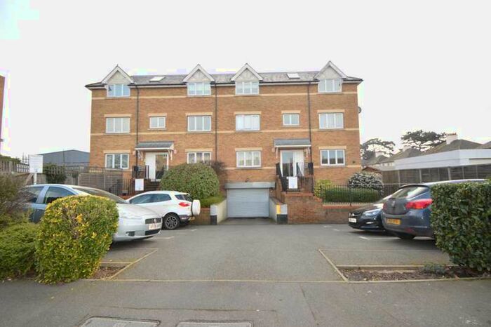 1 Bedroom Apartment To Rent In Ashford, TW15