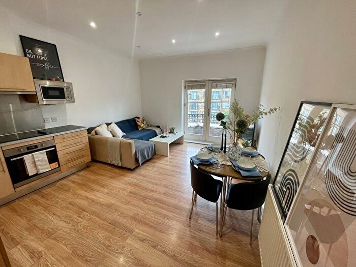 2 Bedroom Flat To Rent In Northpoint Square, Camden Town, West End, Regents Park, Primrose Hill, London, NW1